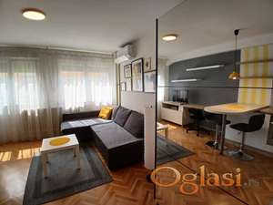 Izdaje se garsonjera na Bulevaru, pored Delte, ul M Gorkog